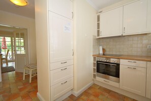 Apartment | Eigene Küche | Kühlschrank, Mikrowelle, Herdplatte, Geschirrspüler