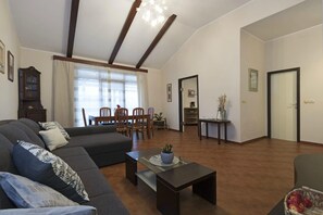 House (Holiday home "MARLENA" relaxing house) | Living room | TV, fireplace - Holiday Home "marlena" Relaxing House With Pool (Liznjan)