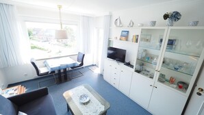 Apartment | Living room | TV, DVD player - Appartement 109 (Sylt)