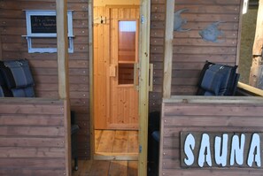 House | Spa | Sauna - Großer Zirkuswagen für 4 Personen (Reussenkoge)