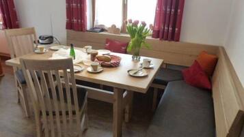 Apartment | In-room dining