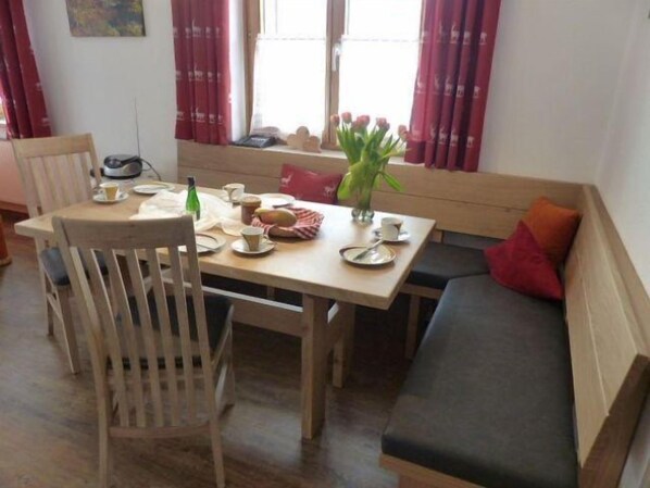 Apartment | In-room dining