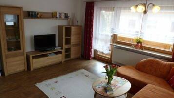 Apartment | Living area | Flat-screen TV