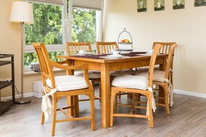 Apartment | Eigene Küche | Kühlschrank, Mikrowelle, Herdplatte, Geschirrspüler