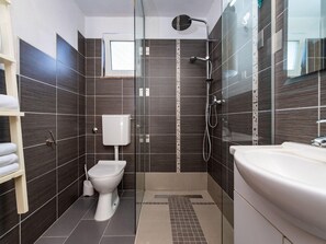 อพาร์ทเมนท์ (Apartment Maia Lena A1) | ห้องน้ำ