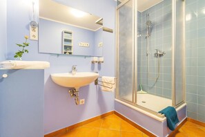 Apartment | Bathroom - Vogelhaus Rügen, Wohnung Spatz (Lancken-Granitz)
