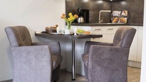 Apartamento | Cocina privada | Cafetera o tetera, frigorífico, placa de cocina y lavavajillas
