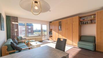 Apartment (Holiday Residenz) | Living room | TV