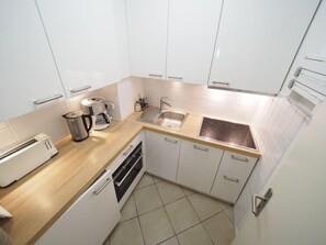 Apartment | Eigene Küche | Kühlschrank, Mikrowelle, Herdplatte, Geschirrspüler