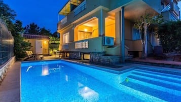 Apartment | Pool | Outdoor pool