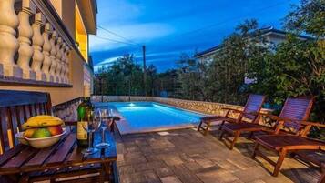 Apartment | Pool | Outdoor pool