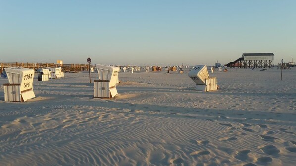 House | Property grounds - Haus in der Sonne (Tating)