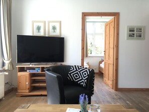 Apartment | Wohnzimmer | Fernseher