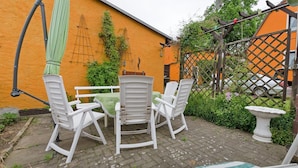 Apartment | Balcony - Preisgünstige Ferienwohnung in Bergen auf Rügen in Zentraler Ruhiger Lage (Bergen auf Ruegen)