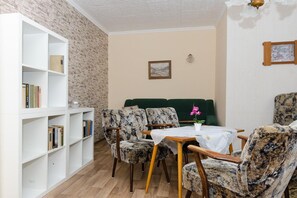 Apartment | Wohnzimmer | Fernseher