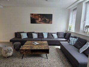 Flatscreentelevisie en een stereo