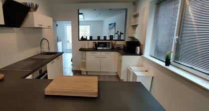 Nuevo! Hermosa casa de vacaciones con un gran jardín para 15-22 personas en el Alto Harz.