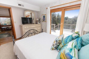 5 bedrooms, iron/ironing board, free WiFi, bed sheets