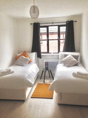 Apartment (2 Bedroom) | 2 bedrooms, iron/ironing board, free WiFi, bed sheets
