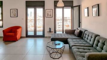 Apartment (2 Bedrooms) | Front of property