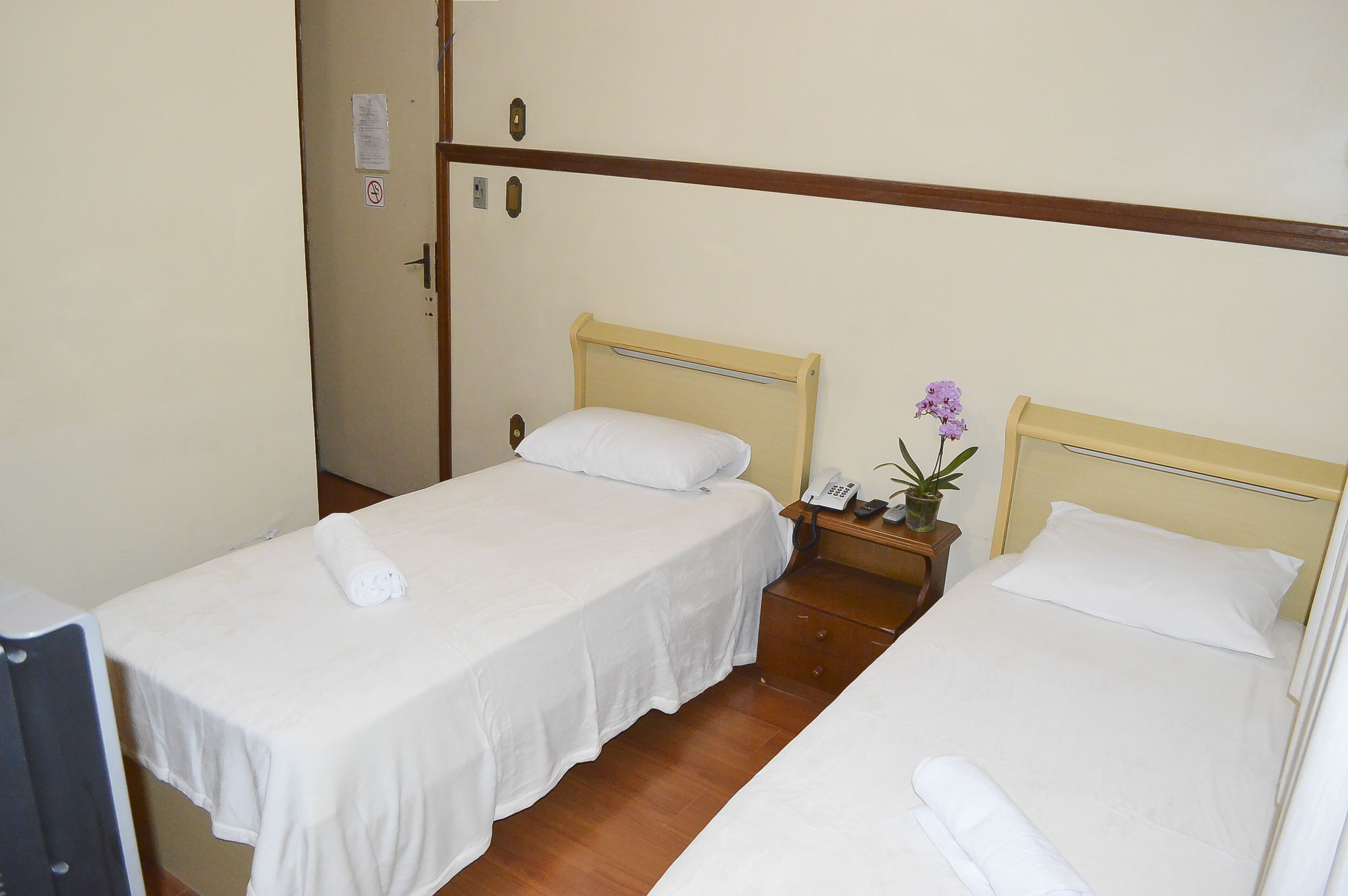 Free minibar, desk, laptop workspace, free WiFi