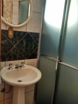 ฝักบัว, ผ้าเช็ดตัว