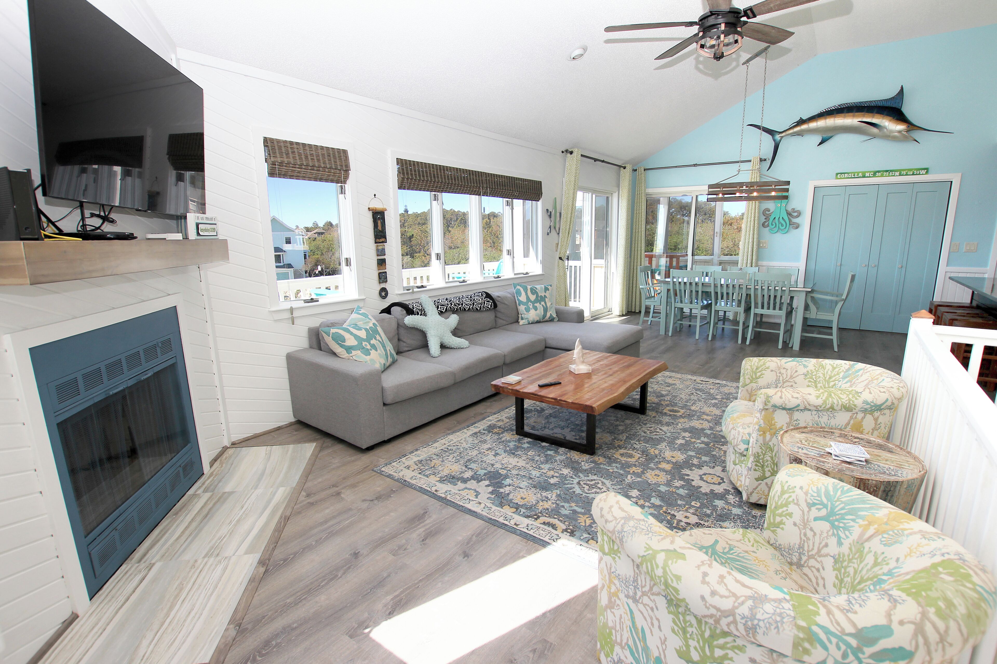 Flat-screen TV, fireplace, DVD player, stereo