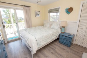 5 bedrooms, iron/ironing board, free WiFi, bed sheets - Walk to Beach, Lighthouse & Historic Corolla, Near Corolla Adventure Park, Pool & Hot Tub (Corolla)