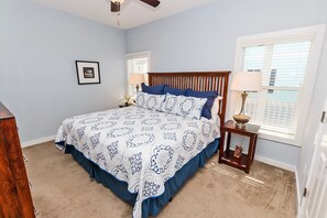 4 bedrooms, desk, iron/ironing board, free WiFi