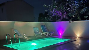 Unclassified image, 3 of 27, button - Le Zen: an air-conditioned house with a pool and a private pool house. (L'Isle-sur-la-Sorgue)