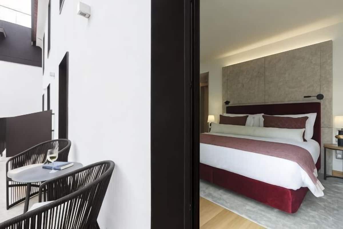 1 bedroom, minibar, in-room safe, desk