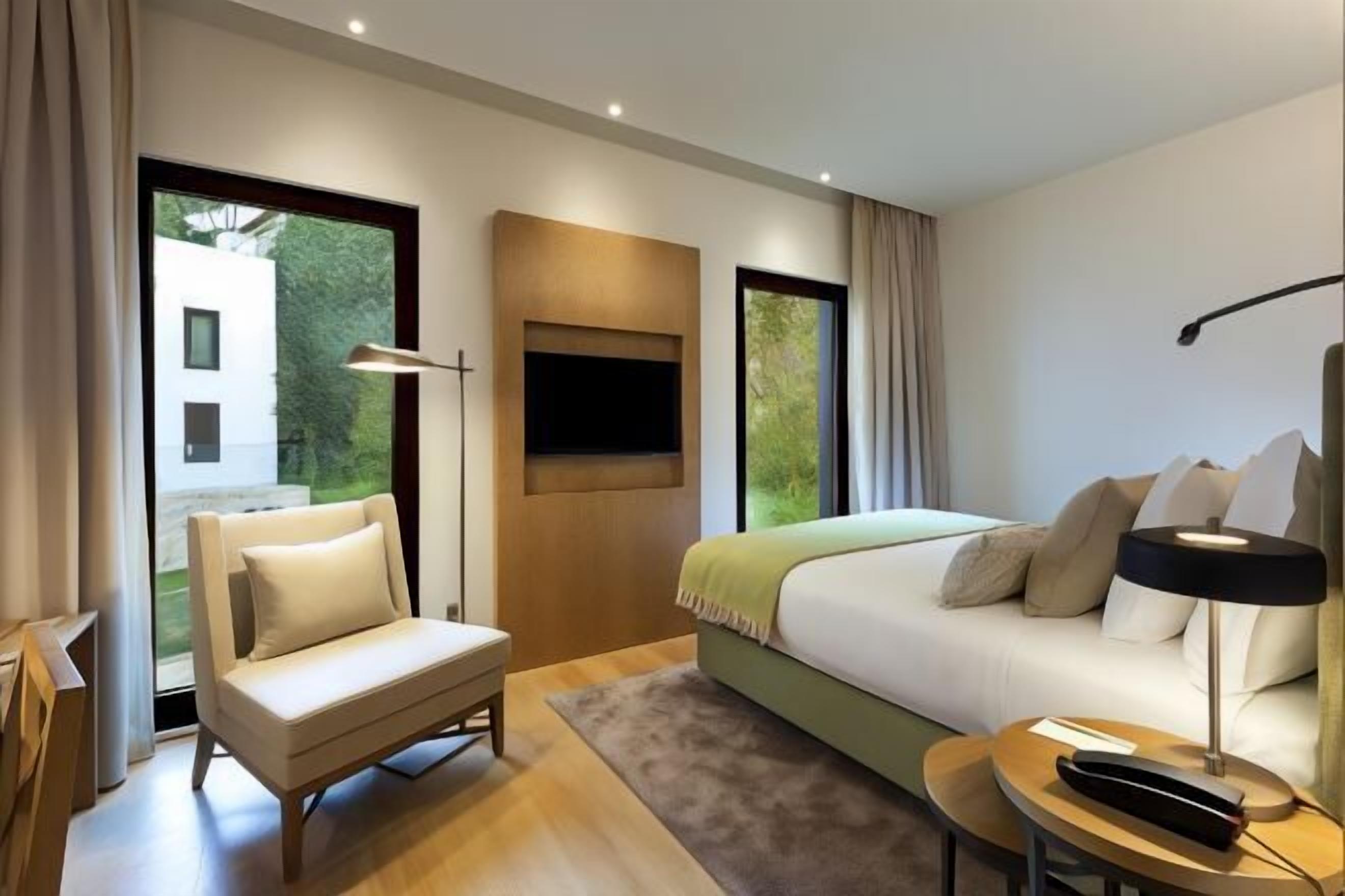 Minibar, in-room safe, desk, blackout curtains