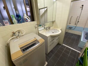 Apartment | Laundry
