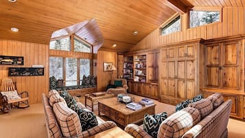 House, 5 Bedrooms | Living area | TV, offices