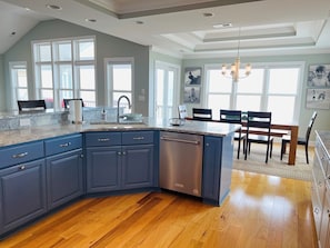 Maison, 6 chambres | Cuisine privée | Réfrigérateur, un four, cafetiÚre-théiÚre, grille-pain