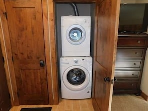 Apartment, 1 Bedroom | Laundry