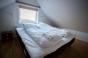 Familiehus, 2 soverom (Yellow House) | Individuelt dekorert, individuelt innredet og blendingsgardiner