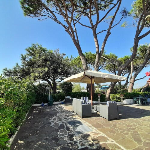Apartment in Villa Valentini, seafront, Gulf of Gaeta, parking included