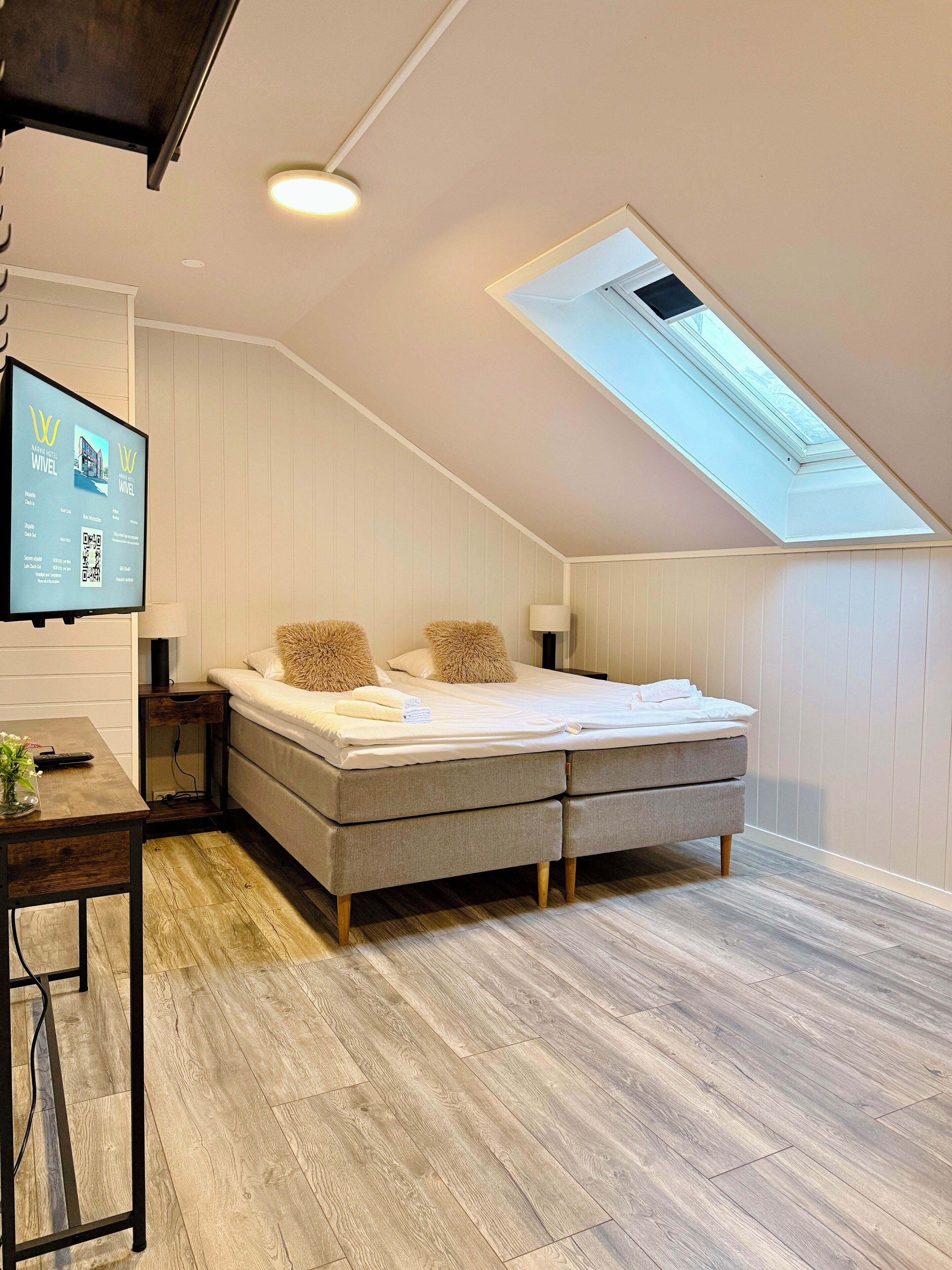 Skrivbord, ljudisolering, strykjärn/strykbräda och gratis wi-fi