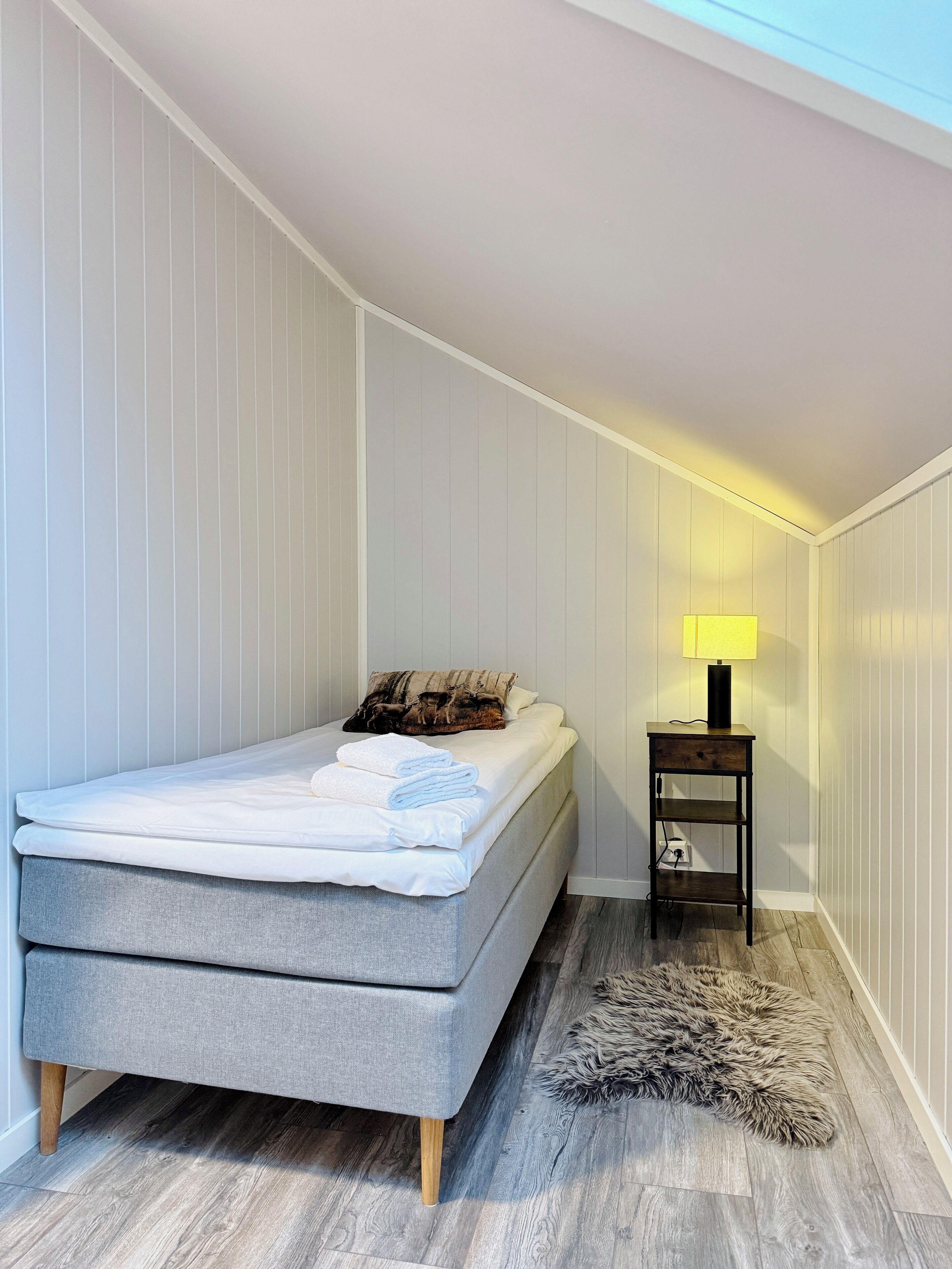 Skrivbord, ljudisolering, strykjärn/strykbräda och gratis wi-fi