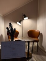 Loft Suite Rom | Desk, soundproofing, iron/ironing board, free WiFi