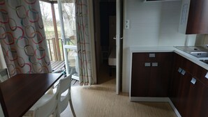 Mobile Home (6/8) | Private kitchenette