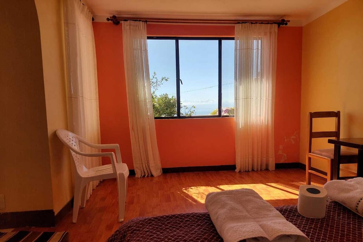 Habitación familiar, varias camas, baño privado | Wifi gratis y ropa de cama