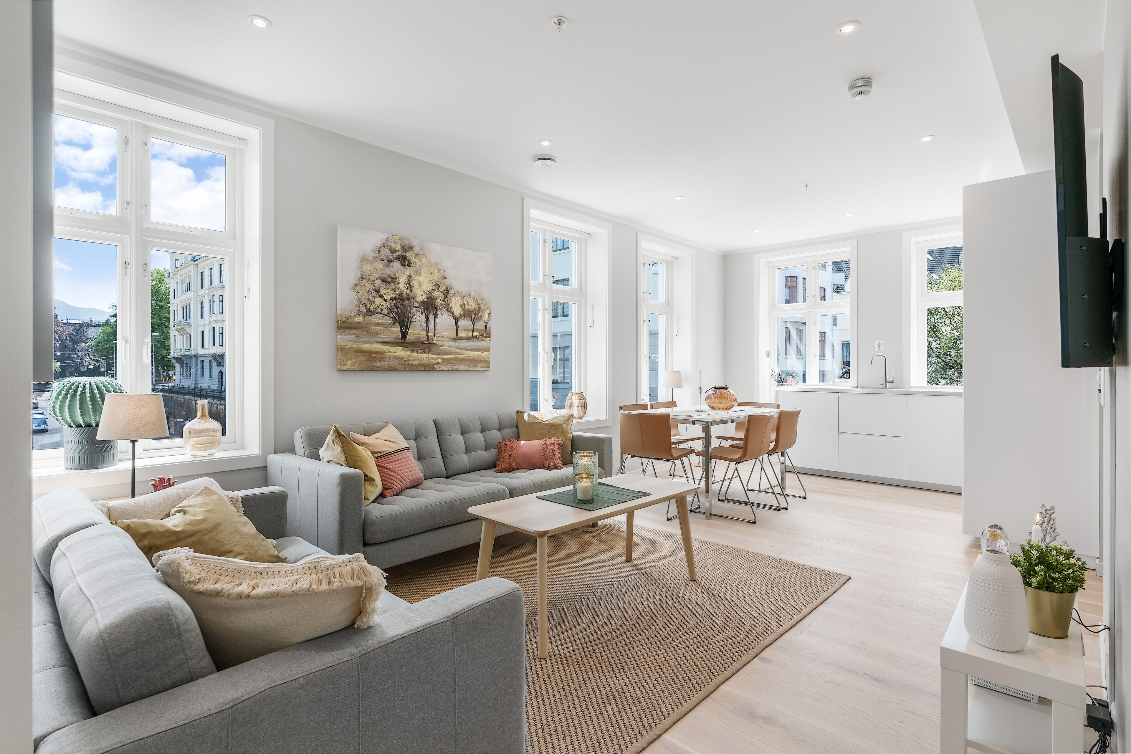 3 bedroom apartment, ground floor | Living area