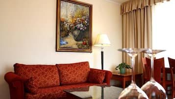 Suite | Living room | TV