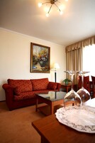 Suite | Living room | TV