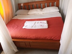 Desk, blackout drapes, bed sheets - Dillions Highway Motel (Kilimambogo)