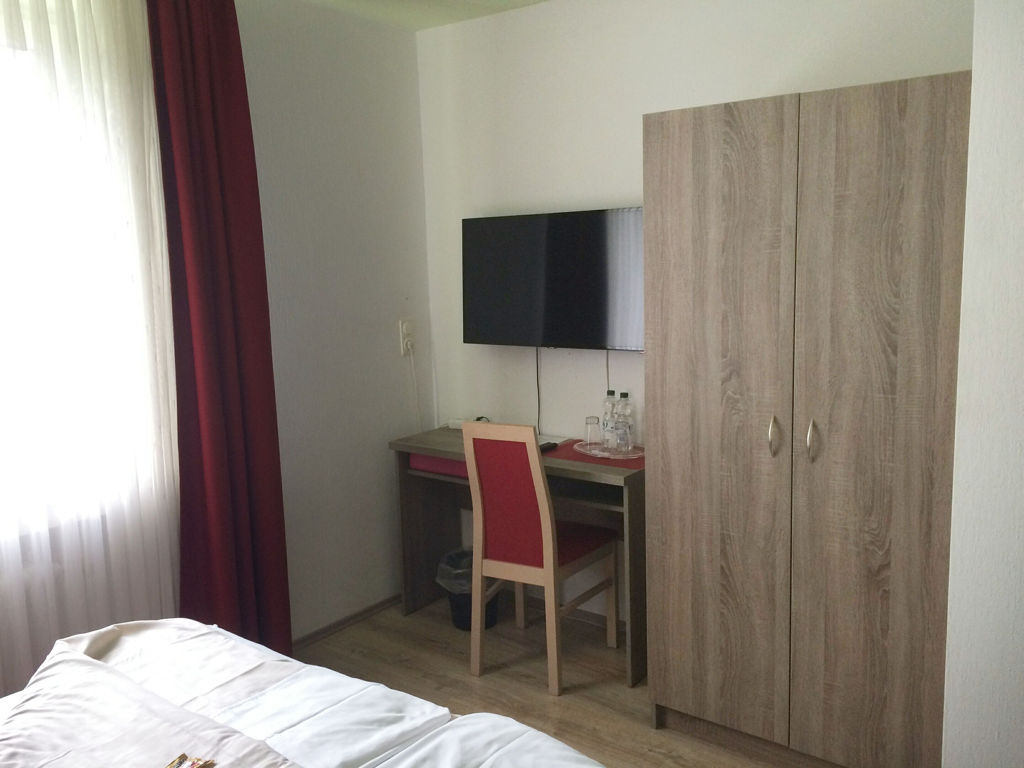 business single room | desk, free wifi