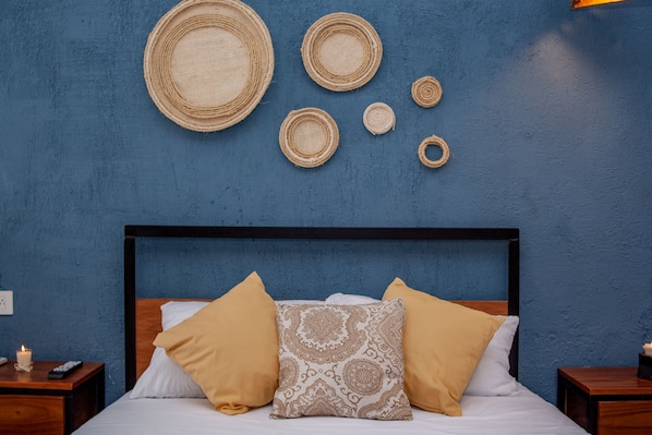 Chambre Familiale | Bureau, fer et planche à repasser, Wi-Fi gratuit, draps fournis