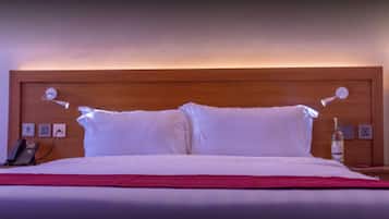 Deluxe Room | Desk, blackout curtains, free WiFi, bed sheets